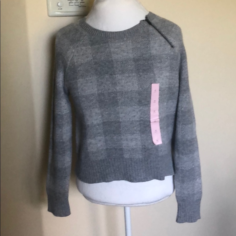 NWT Banana Republic M Petite Sweater